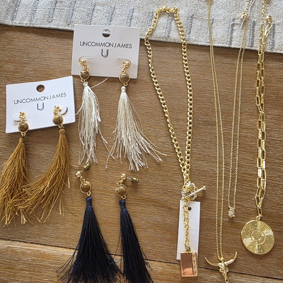 Uncommon James Gold and Silver Jewelry Set - Picture 2 of 5